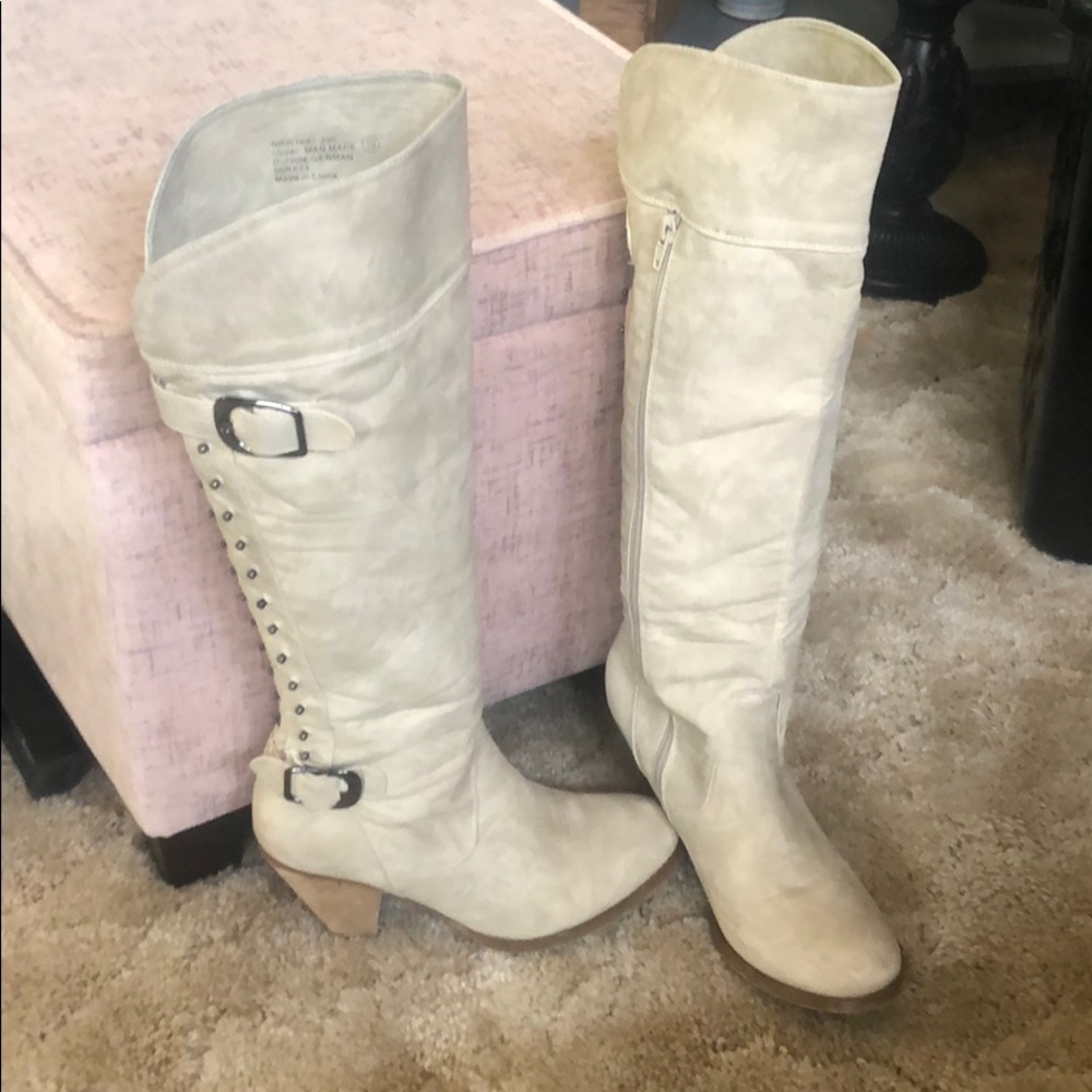 Gorgeous cream boots